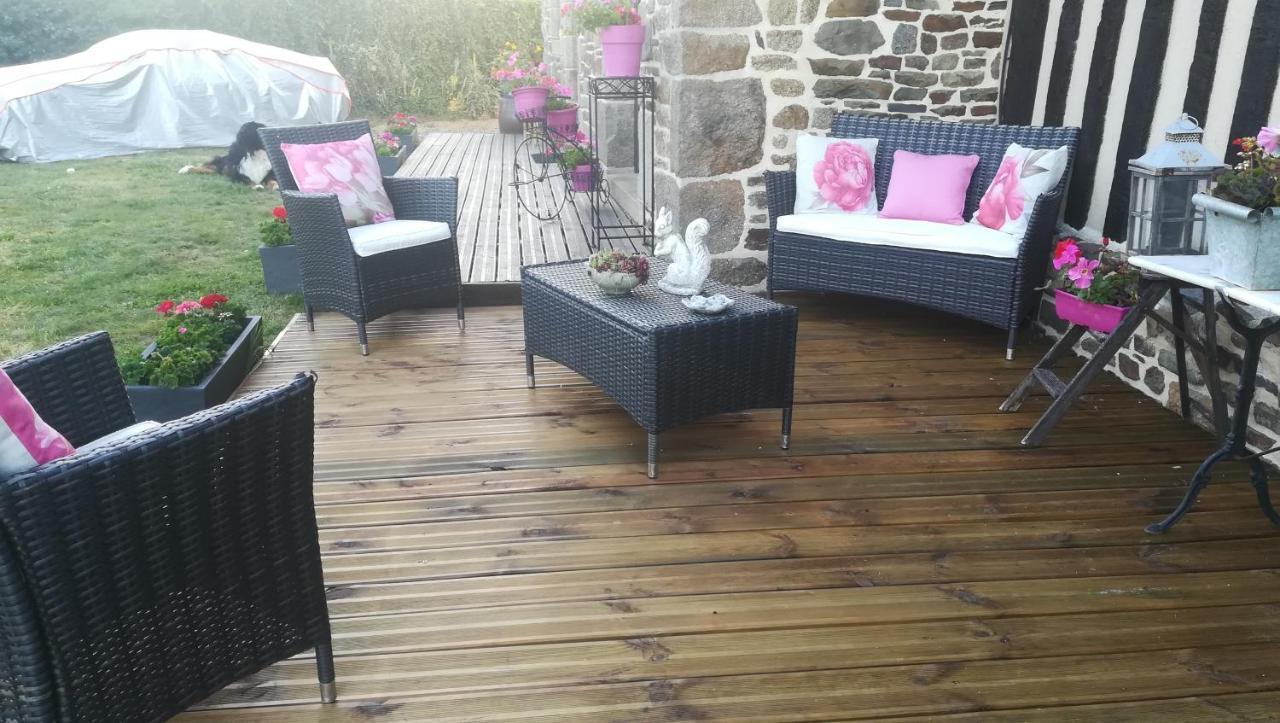 La Gerbaudiere Chambres&Table D Hotes Proche Mont Saint Michel Cuisine Maison Notre-Dame-du-Touchet 外观 照片
