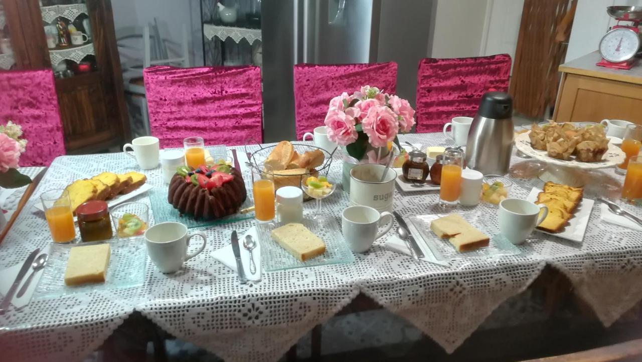 La Gerbaudiere Chambres&Table D Hotes Proche Mont Saint Michel Cuisine Maison Notre-Dame-du-Touchet 外观 照片