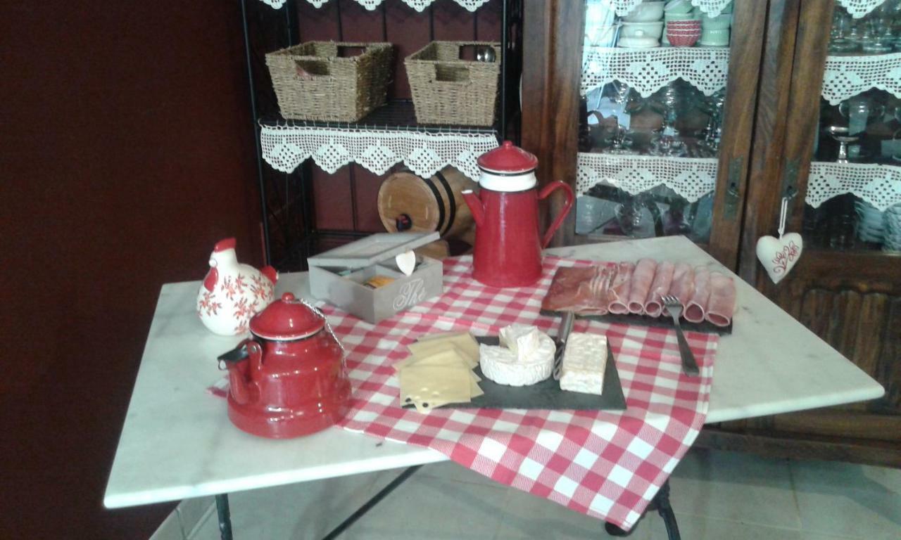 La Gerbaudiere Chambres&Table D Hotes Proche Mont Saint Michel Cuisine Maison Notre-Dame-du-Touchet 外观 照片